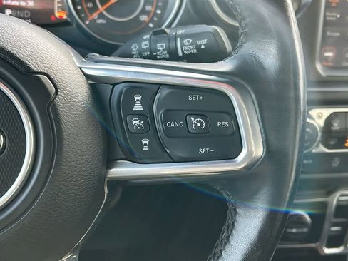 Certified 2022 Jeep Wrangler Unlimited Sahara image 14