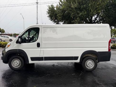 Used 2025 RAM ProMaster 2500 w/ Convenience Group FWD image 3