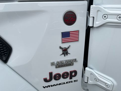Used 2023 Jeep Wrangler Rubicon w/ LED Lighting Group AWD/4WD image 30