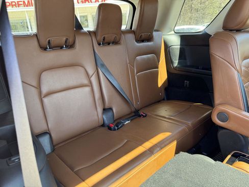 Used 2022 Nissan Pathfinder Platinum w/ Lighting Package (N93) image 17