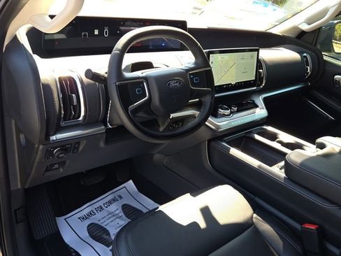 New 2025 Ford Expedition Platinum w/ Driver's Package image 15