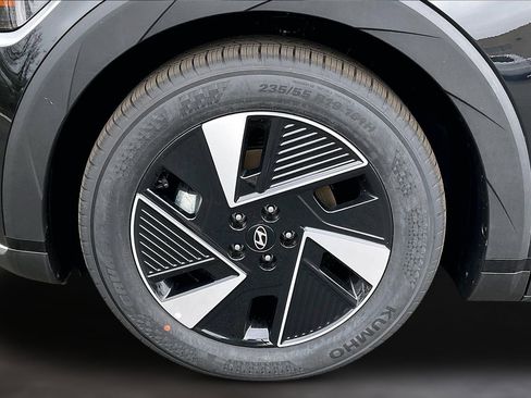 New 2026 Hyundai Ioniq 5 SEL image 13