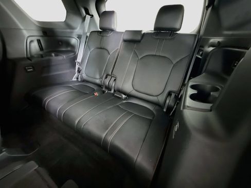 Used 2025 Honda Pilot TrailSport image 23