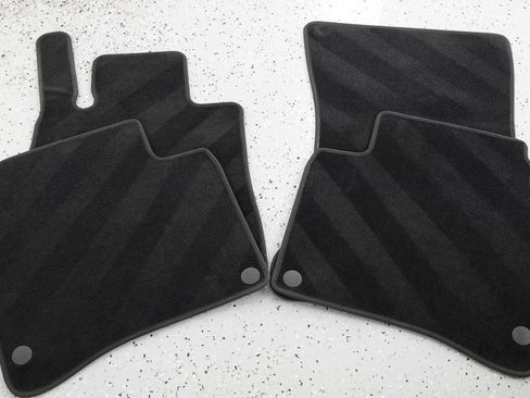 Used 2017 Mercedes-Benz S 550 Sedan w/ Sport Package w/ Sport Package image 96