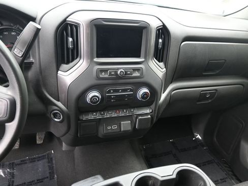 Used 2024 Chevrolet Silverado 1500 Custom image 13