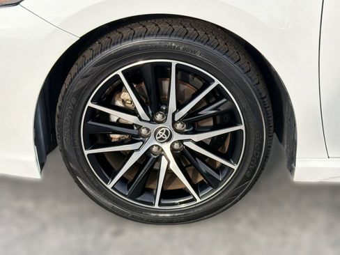Used 2022 Toyota Camry SE FWD image 12