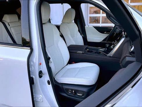 Certified 2025 Lexus LX 600 4WD w/ Accessory Package (2T) image 29