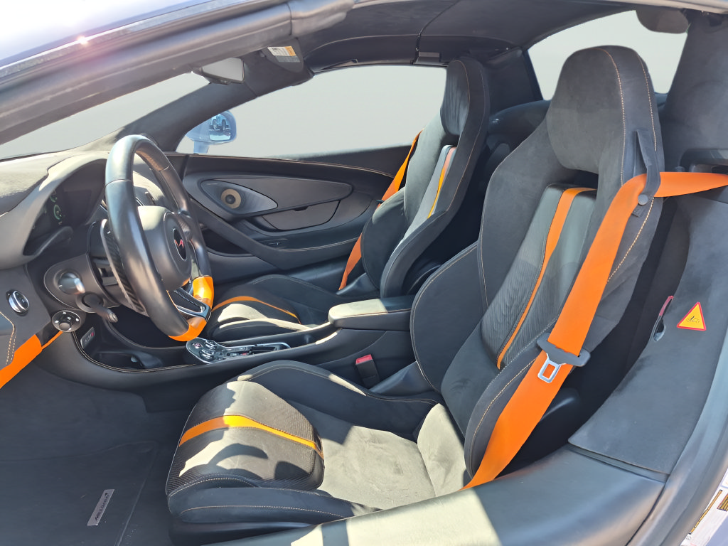 Used 2018 McLaren 570S Spider RWD image 17
