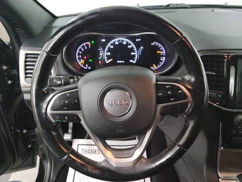 Used 2020 Jeep Grand Cherokee Laredo w/ 18" Wheel & 8.4" Radio Group image 16