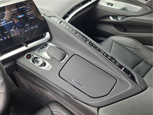 Used 2023 Chevrolet Corvette Stingray Preferred Cpe w/ Battery Protection Package RWD image 18