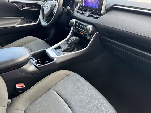 Used 2025 Toyota RAV4 XLE AWD/4WD image 33