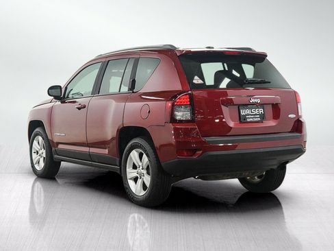 Used 2014 Jeep Compass Latitude FWD image 3