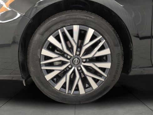 Used 2025 Nissan Altima 2.5 SV FWD image 3