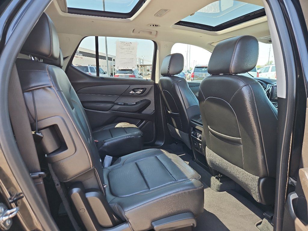 Used 2021 Chevrolet Traverse Premier w/ Redline Edition AWD/4WD image 25