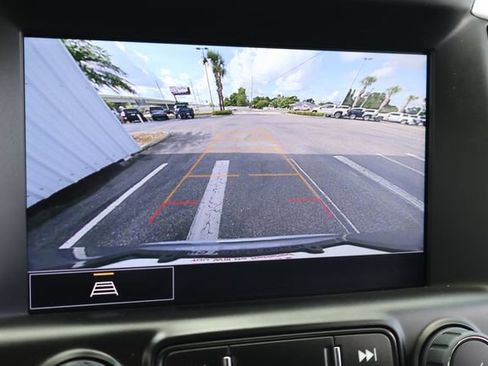 Used 2023 GMC Terrain SLE w/ Driver Convenience Package FWD image 27