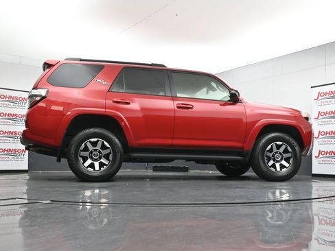 Used 2024 Toyota 4Runner TRD Off-Road Premium AWD/4WD image 38