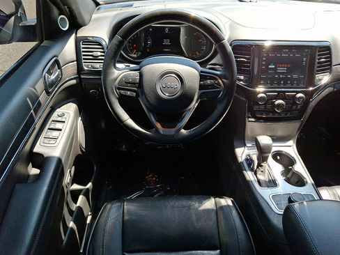 Used 2019 Jeep Grand Cherokee Overland AWD/4WD image 11