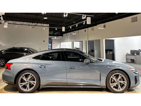 Used 2023 Audi e-tron GT Premium Plus image 10