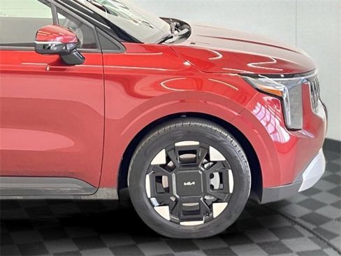 Used 2025 Kia Carnival EX image 36
