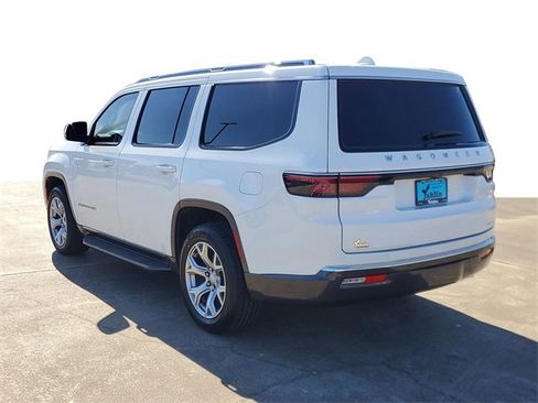 Used 2022 Jeep Wagoneer Series II image 3