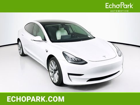 Used 2020 Tesla Model 3 Standard Range RWD image 1