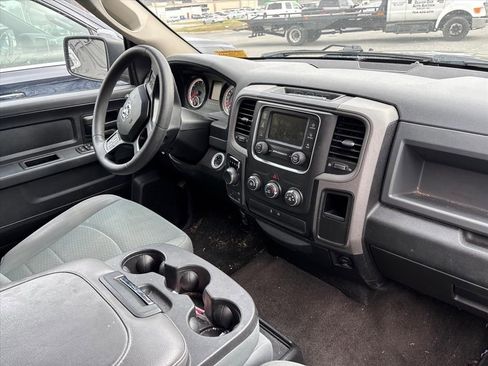 Used 2017 RAM 1500 Express image 18