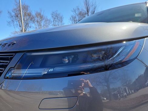 Certified 2025 Land Rover Range Rover Sport image 32