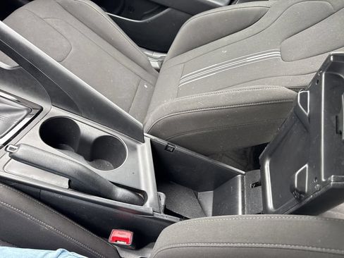 Used 2025 Hyundai Elantra Sport FWD image 28