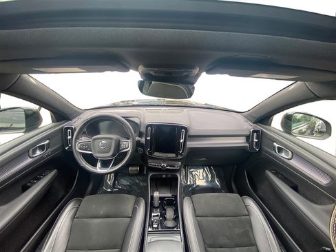 Used 2021 Volvo XC40 T5 R-Design image 34