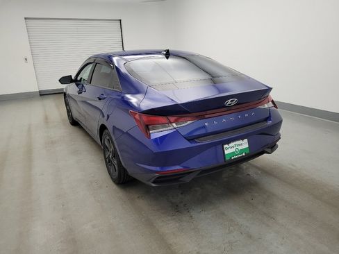 Used 2021 Hyundai Elantra SEL w/ Convenience Package image 5