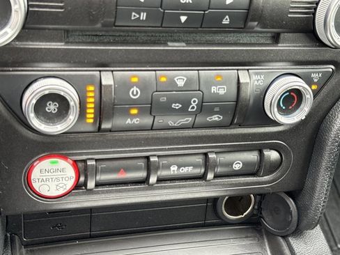 Used 2016 Ford Mustang V6 image 27