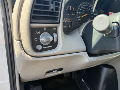 Used 2002 Chevrolet Astro RWD image 14