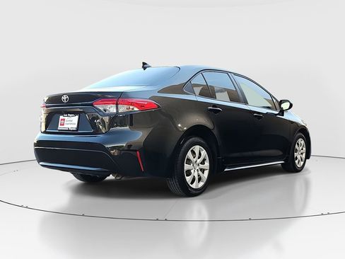 Used 2021 Toyota Corolla LE image 5