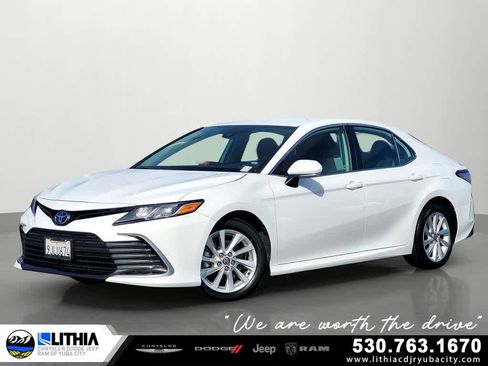 Used 2024 Toyota Camry LE image 1