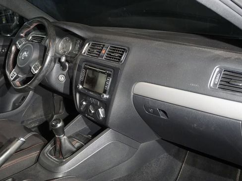 Used 2012 Volkswagen Jetta GLI FWD image 16