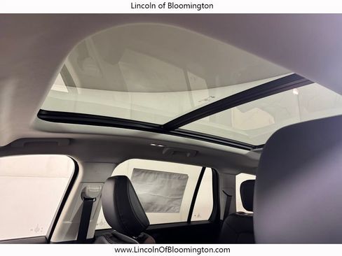 New 2026 Lincoln Aviator AWD w/ Jet Appearance Package image 25