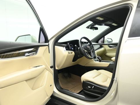 Used 2017 Cadillac XT5 FWD image 8