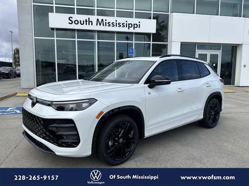 New 2026 Volkswagen Tiguan SE R-Line FWD image 1
