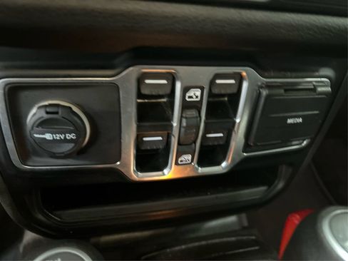 Used 2025 Jeep Gladiator Sport AWD/4WD image 29