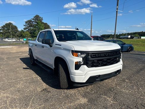Used 2024 Chevrolet Silverado 1500 Custom w/ Turbomax Blackout Package image 2