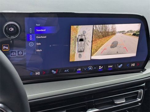 New 2026 Chevrolet Traverse LT w/ Sun and Wheel Package image 19