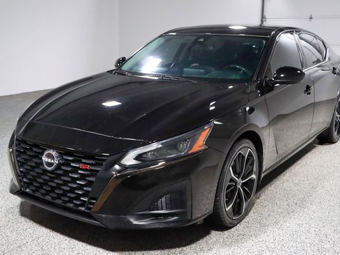 Used 2023 Nissan Altima 2.5 SR FWD image 29