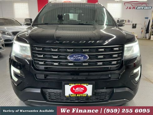 Used 2017 Ford Explorer XLT w/ Equipment Group 202A AWD/4WD image 3