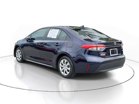 Used 2025 Toyota Corolla LE FWD image 3
