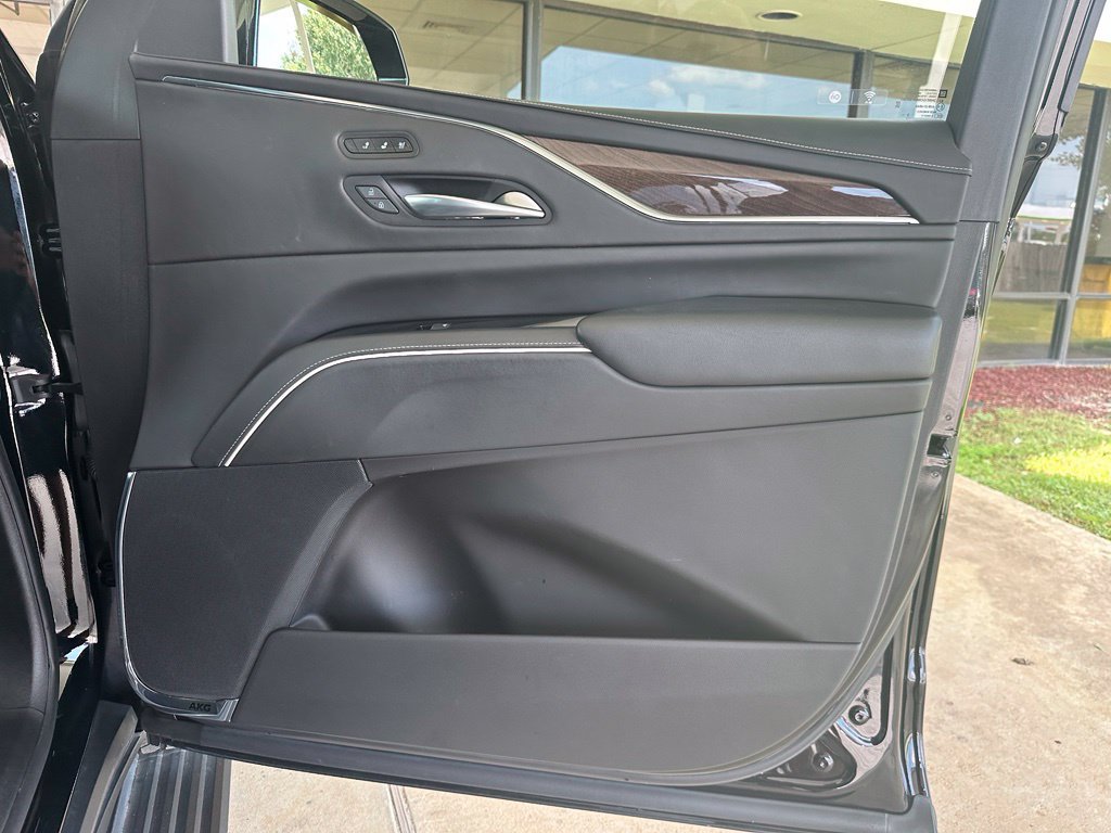 Used 2023 Cadillac Escalade ESV Sport Platinum AWD/4WD image 40