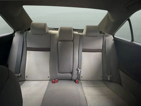 Used 2012 Toyota Camry LE FWD image 17