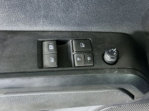 Used 2020 Toyota Tacoma SR image 15