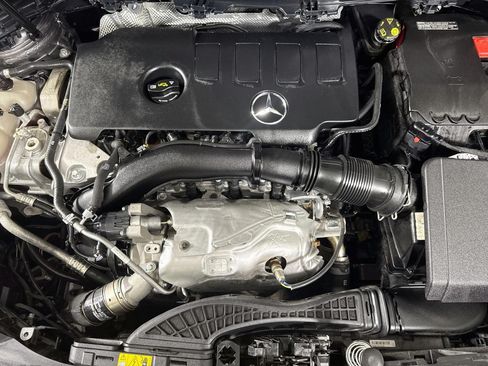 Used 2023 Mercedes-Benz GLA 250 w/ Premium Package image 39