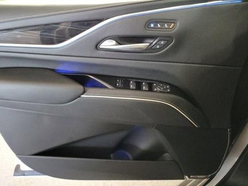 Certified 2024 Cadillac Escalade V w/ Heavy-Duty Trailer Package image 32