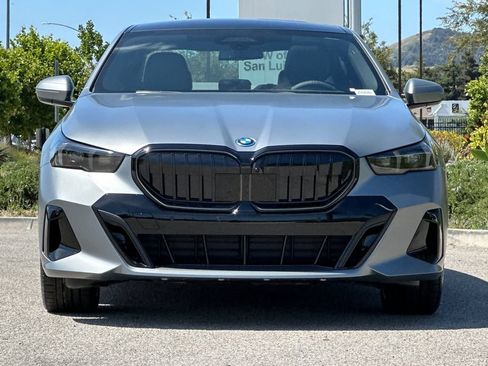 New 2026 BMW 550e xDrive AWD/4WD image 8